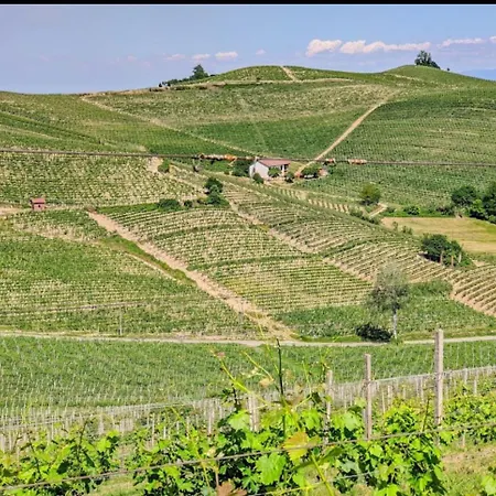 Casa Tra Monferrato & Langhe Vista Vigneti Sant'Andrea (Piedmont)